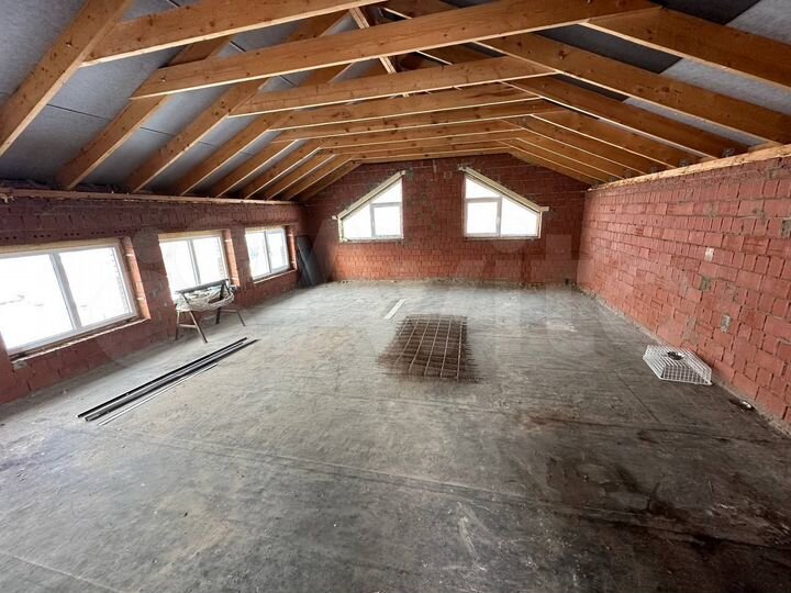 Дом 240 м² на участке 12 сот.