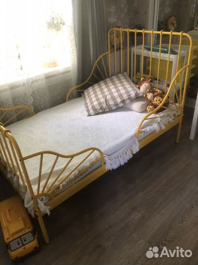 Детская кровать IKEA с матрасом