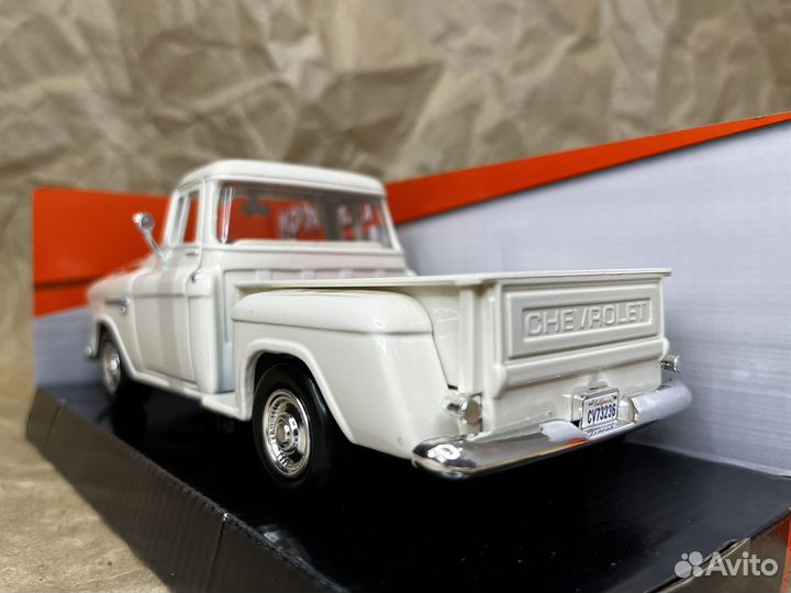 Chevrolet 5100 Stepside 1/24 MotorMax