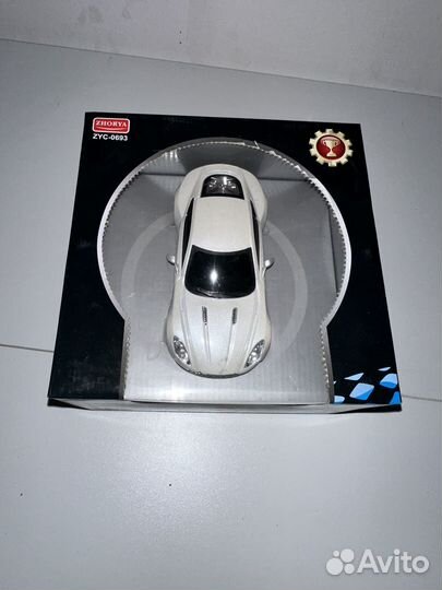 Машинка на радиоуправлении 1:28