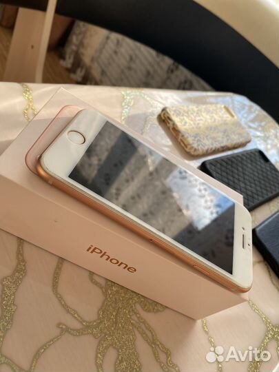 iPhone 8, 64 ГБ