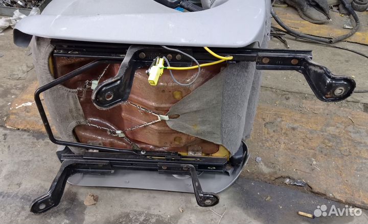 Сиденья от иномарки