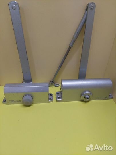 Доводчик дверной