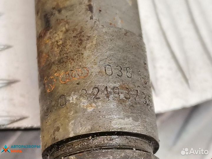 Форсунка Volkswagen Golf 3 2000 038130201F