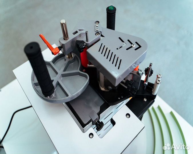 Кромкооблицовочный станок DM-100