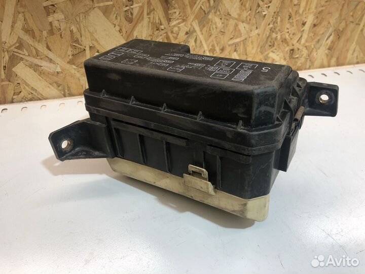 Блок предохранителей corolla e110