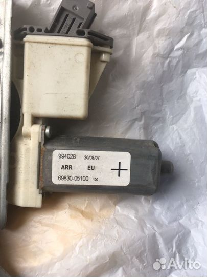 Стеклоподъемник Toyota avensis 2007