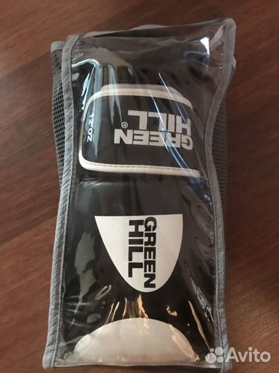 Боксерские перчатки + бинты