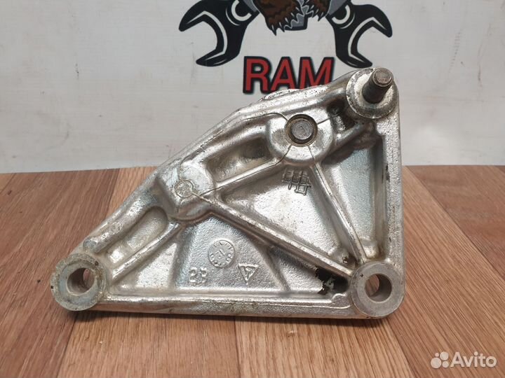 Кронштейн опоры кпп peugeot 408