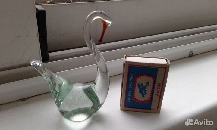 Статуэтки лебеди