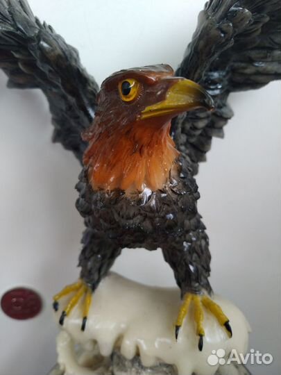 Статуэтка птицы - орел