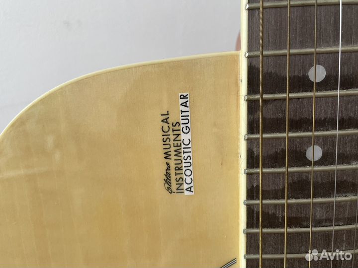 Акустическая гитара Елитара