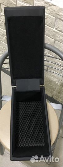 Подлокотник на Opel Astra H