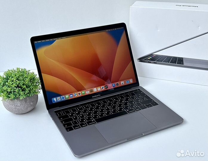 MacBook Pro 13 2019 256гб TouchBar Отличный