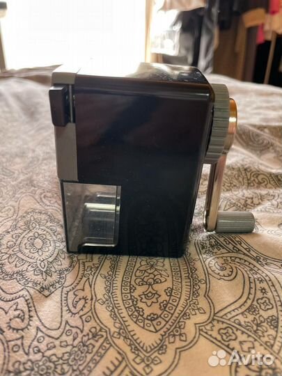 Механическая точилка для карандашей