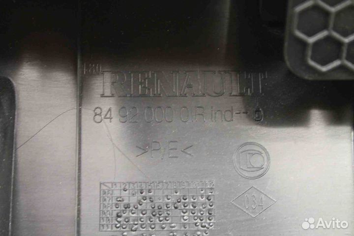 Обшивка задней панели Renault Laguna III 2009