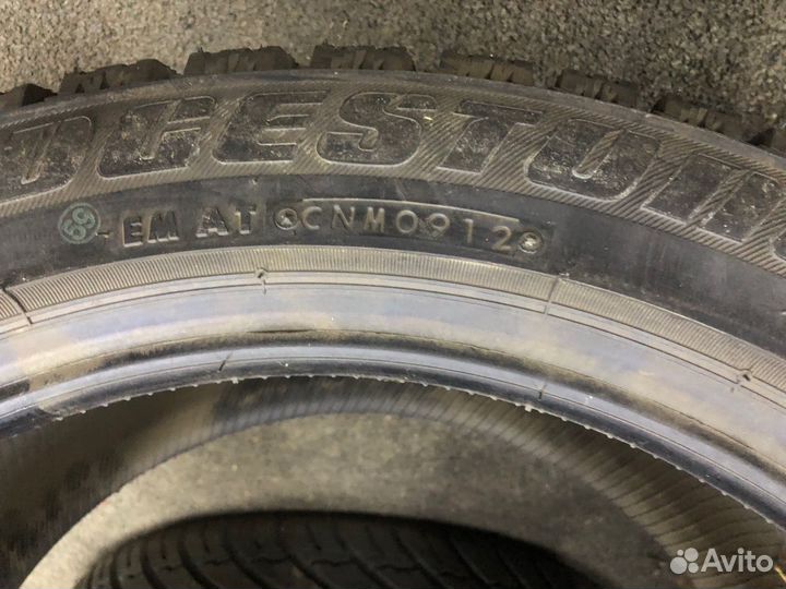 Bridgestone Ice Cruiser 7000 245/45 R17 99T