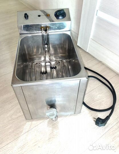 Фритюрница Beckers FR 10