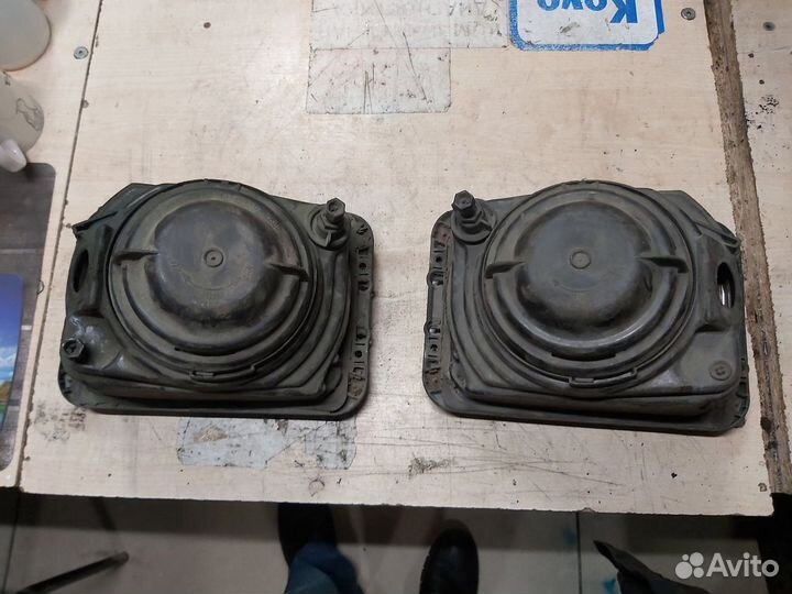 Фара левая и правая Mercedes Benz Bus 207D-410