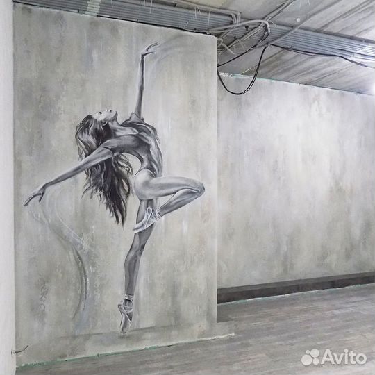 Барельефы и роспись стен