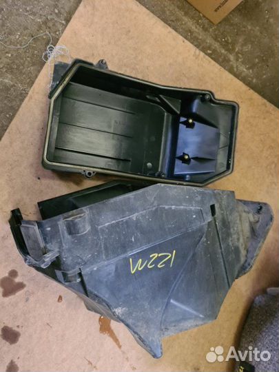 Корпус блока предохранителей Mercedes-Benz S-Klass