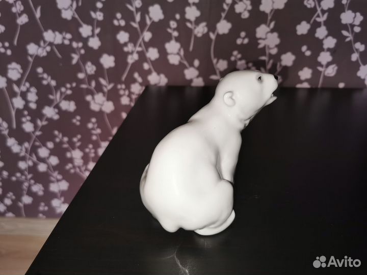 Статуэтка фарфоровая лфз Белый мишка