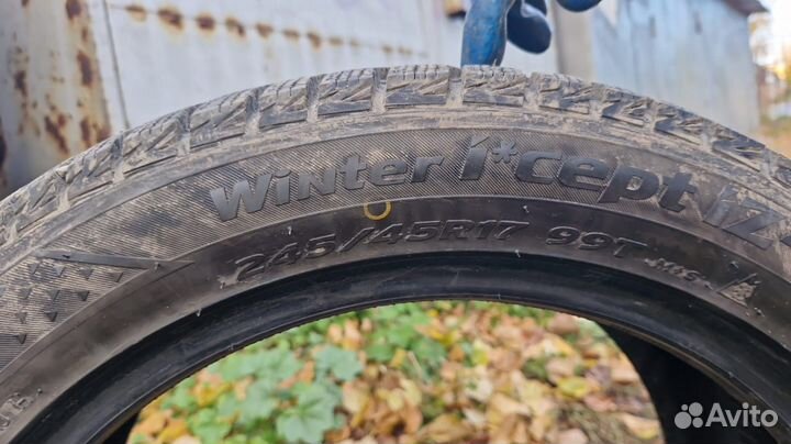 Hankook Winter I'Cept IZ2 245/45 R17 99T