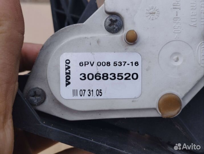 Педаль газа Volvo XC90 1