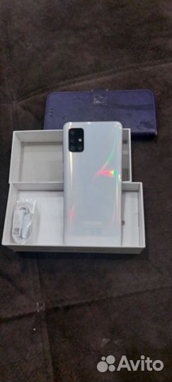 Продам телефон samsung