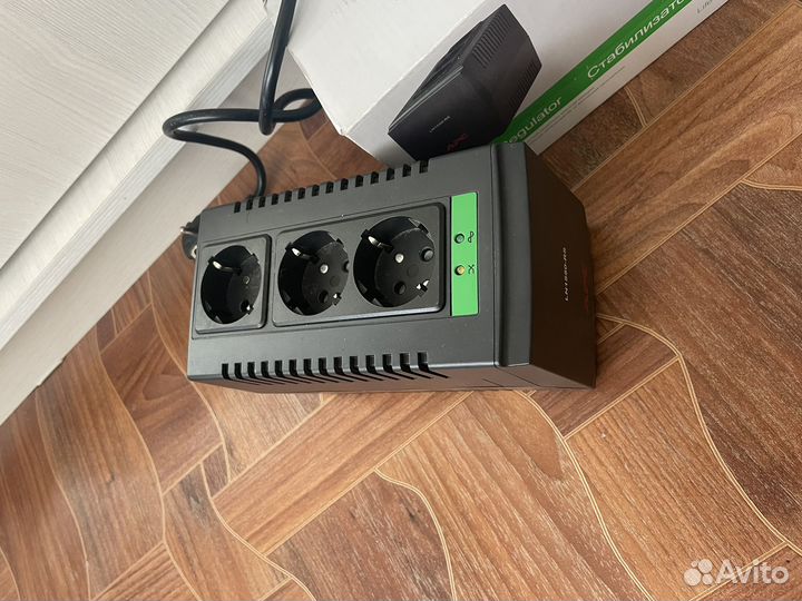 Стабилизатор напряжения APC LN1550-RS