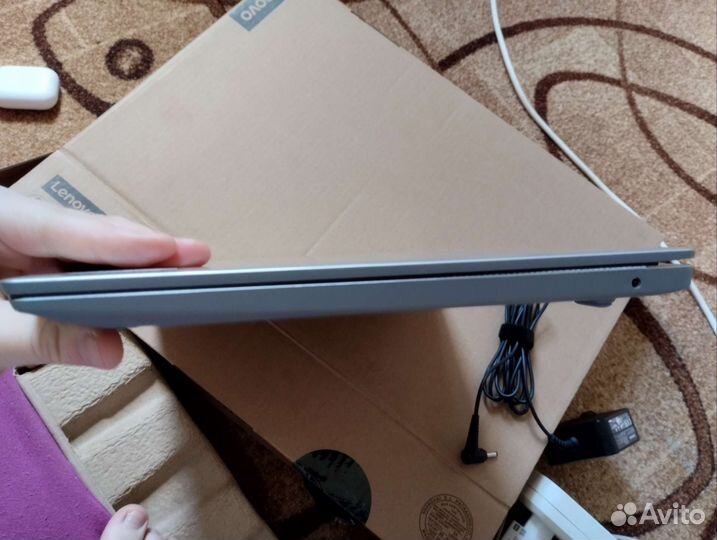 Продаю новый ноутбук 