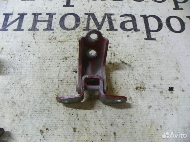 Петля двери Kia Ceed