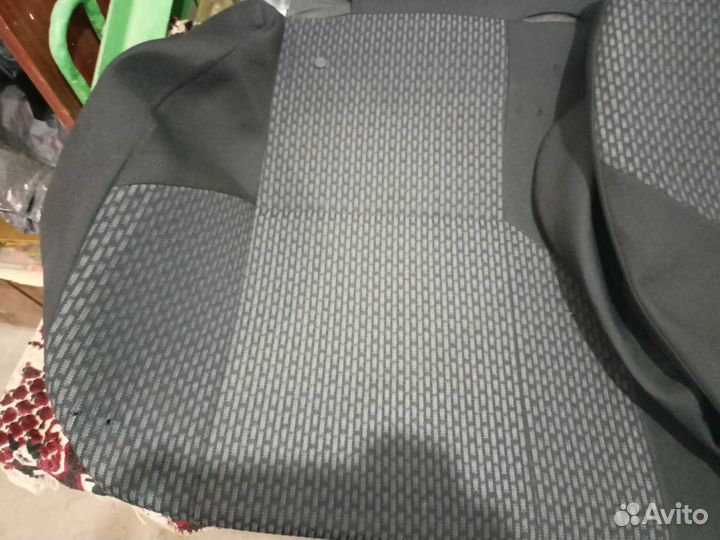 Заводское пенолитье и обшивки сидений на гранту