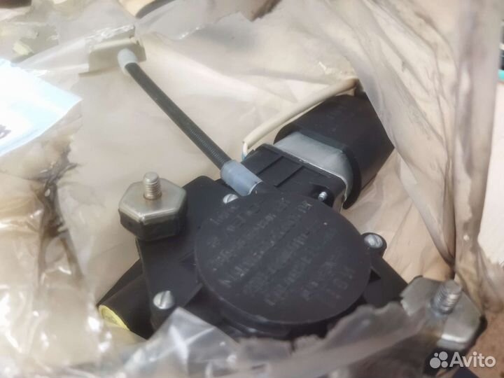 Стеклоподъемник ваз-21100 задний правый (короткий