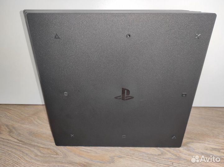 PS4 Pro 1Tb 7208/7216B (В идеале)