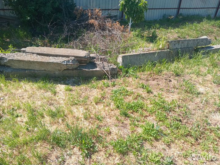 Отдам бетонные столбы