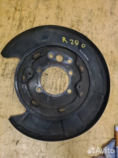 Пыльник тормозного диска задний Nissan Murano Z51