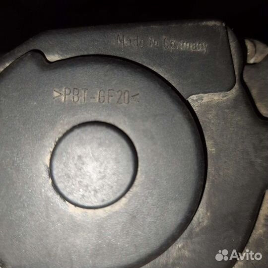 Дроссельная заслонка на Volkswagen Golf 3 1997 1.6