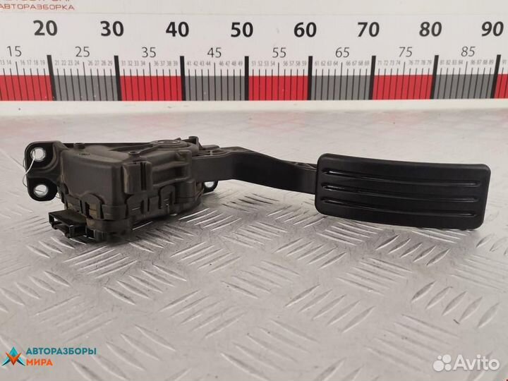 Педаль Dacia Duster 2010 6001548477