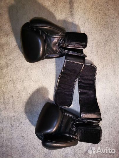 Боксерские перчатки twins 8 oz