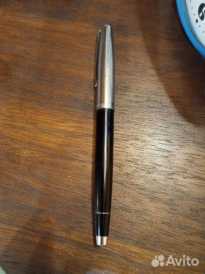 Винтажная перьевая ручка с золотым пером