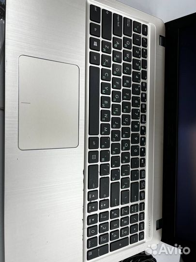 Ноутбук asus Core i3-6/ Ram 8Gb/ SSD 480Gb