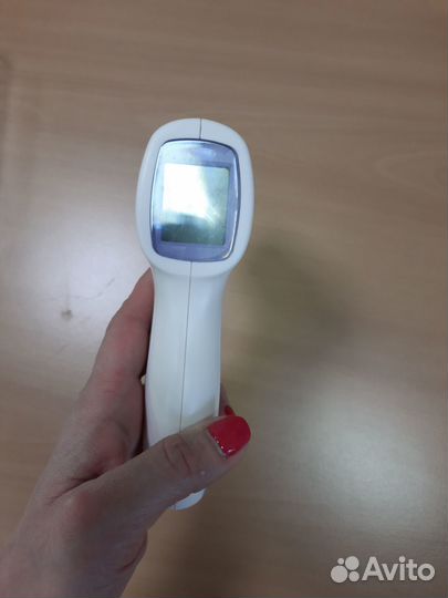 Электронный бесконтактный термометр