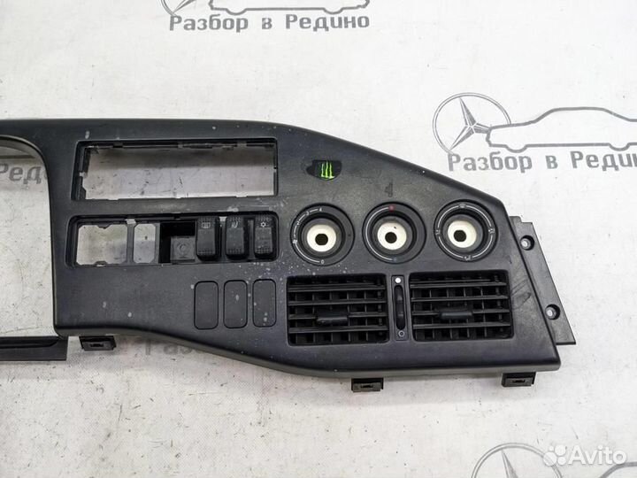 Накладка торпеды w901 Sprinter 601.943