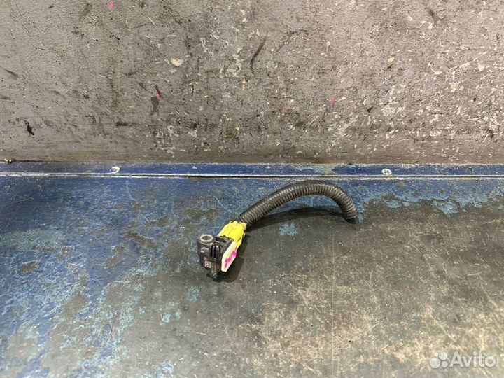 Датчик удара Nissan Juke F15