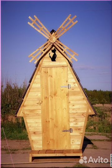 Уличный туалет деревянный SOX563