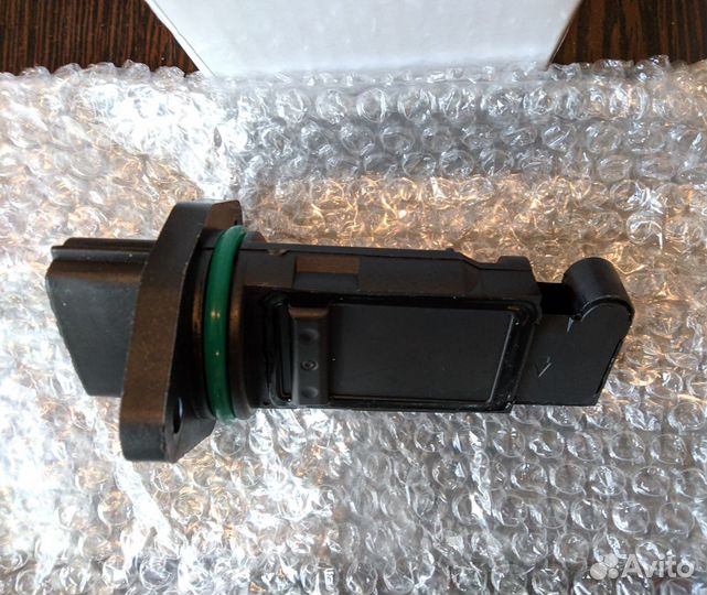 Датчик расхода воздуха Nissan. Новый