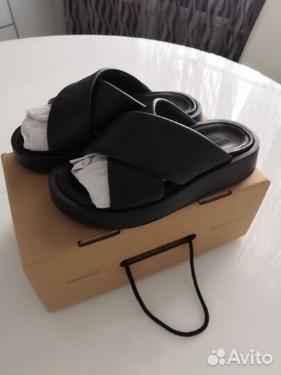 Шлепанцы женские кожаные