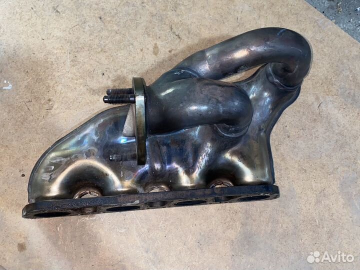 Коллектор выпускной Audi A4 A6 2.0л ALT