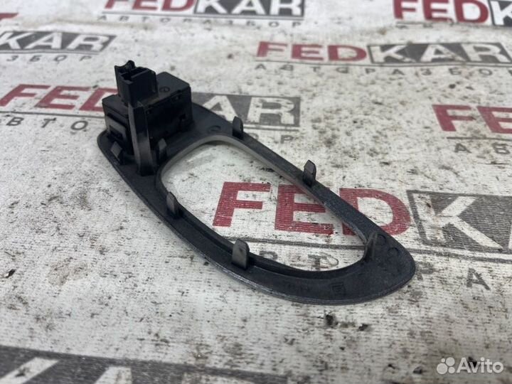 Кнопка стеклоподъемника задняя левая Peugeot 307